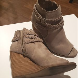 Madden Girl Size 7.5 Booties